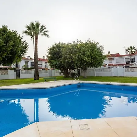 בית נופש Casa Guadalmar Beach מאלגה