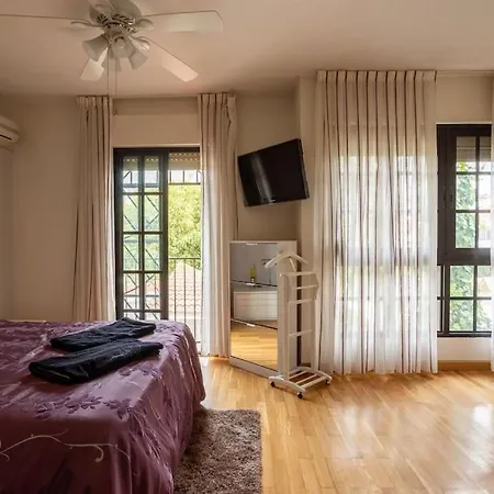 בית נופש Casa Guadalmar Beach מאלגה